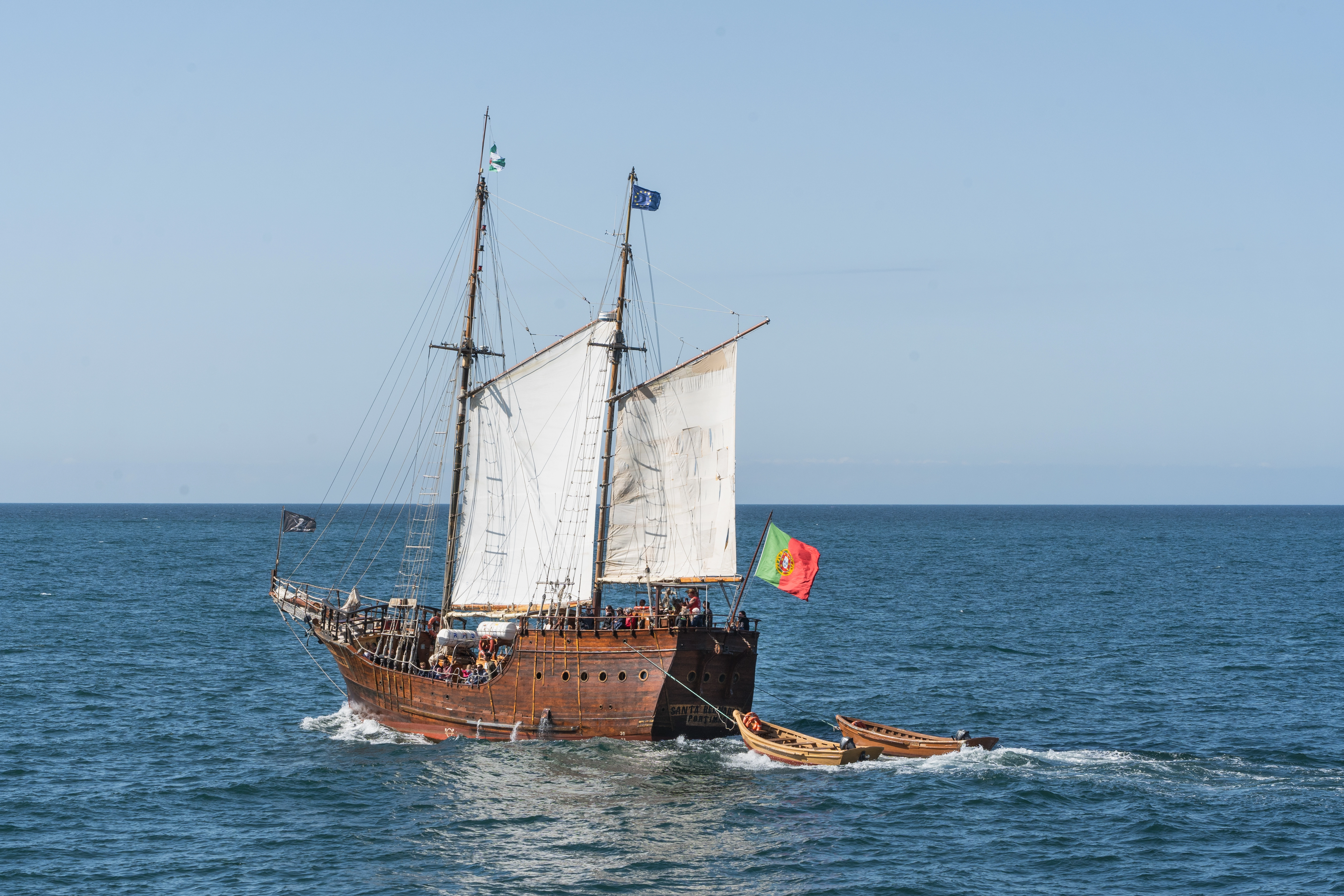 Barco Pirata-Grutas Benagil